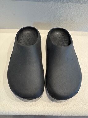 CROC Bistro Black Slip-On Foam CROCS